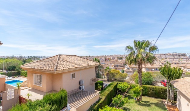 Återförsäljning - Villa -
Torrevieja - Punta Prima