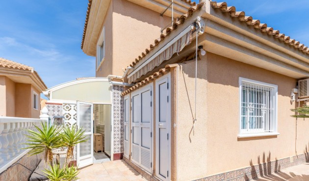 Återförsäljning - Villa -
Torrevieja - Punta Prima