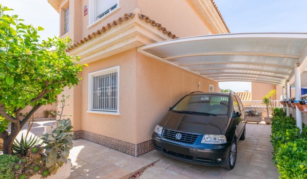 Återförsäljning - Villa -
Torrevieja - Punta Prima