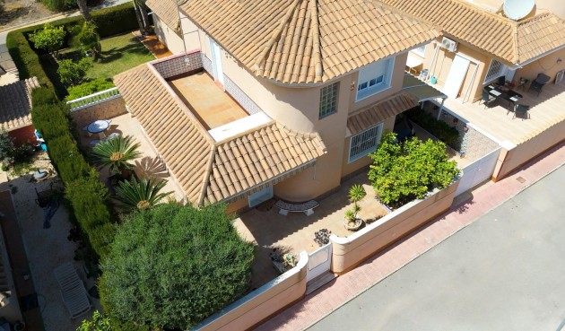 Återförsäljning - Villa -
Torrevieja - Punta Prima