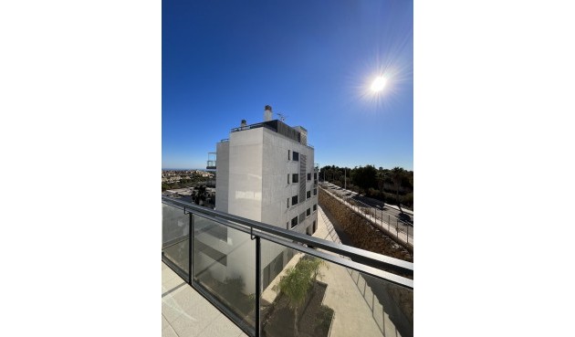 Återförsäljning - Apartment -
Orihuela - Inland