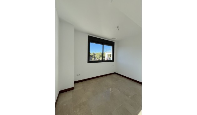 Återförsäljning - Apartment -
Orihuela - Inland