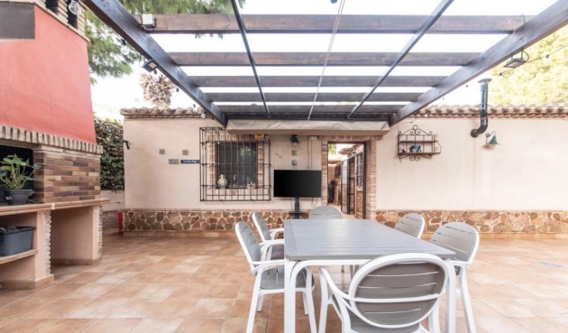 Återförsäljning - Villa -
Torrevieja - Costa Blanca