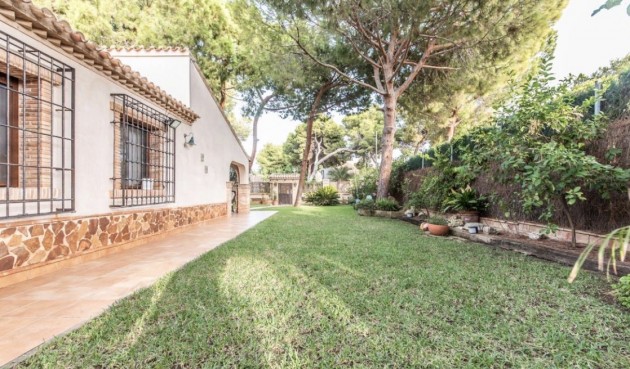 Återförsäljning - Villa -
Torrevieja - Costa Blanca