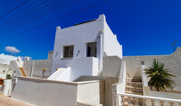 Brukt - Town House -
Villamartin - Costa Blanca