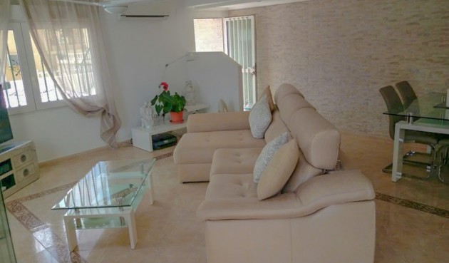 Brukt - Semi Detached -
Villamartin - Costa Blanca