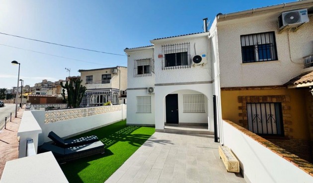 Brukt - Town House -
La Mata - Costa Blanca