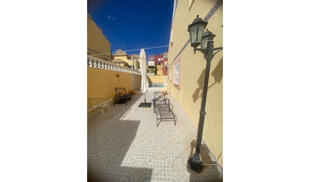 Resale - Semi Detached -
Villamartin - Costa Blanca