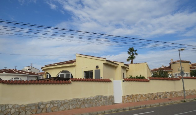 Brukt - Villa -
Ciudad Quesada - Costa Blanca