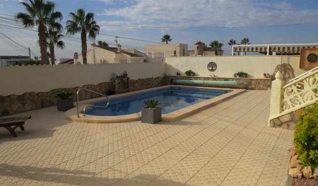 Brukt - Villa -
Ciudad Quesada - Costa Blanca