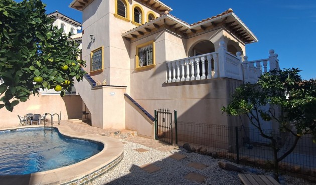 Brukt - Villa -
La Zenia - Costa Blanca