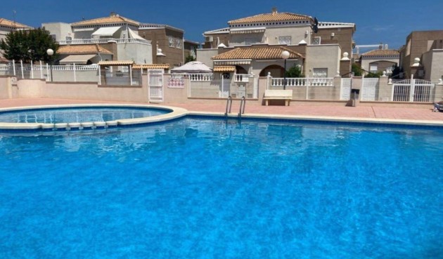 Återförsäljning - Town House -
Torrevieja - Torreblanca