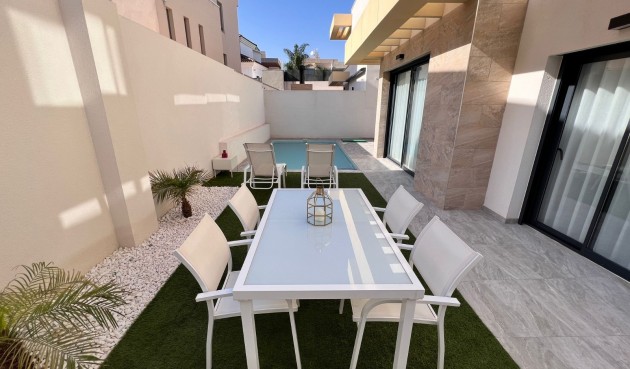 Reventa - Villa -
Los Montesinos - Costa Blanca