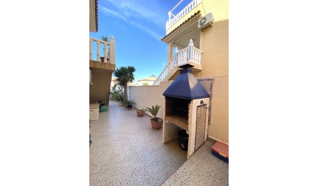 Reventa - Villa -
Villamartin - Costa Blanca