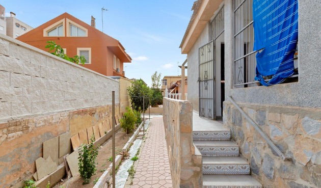 Återförsäljning - Villa -
Torrevieja - Nueva Torrevieja