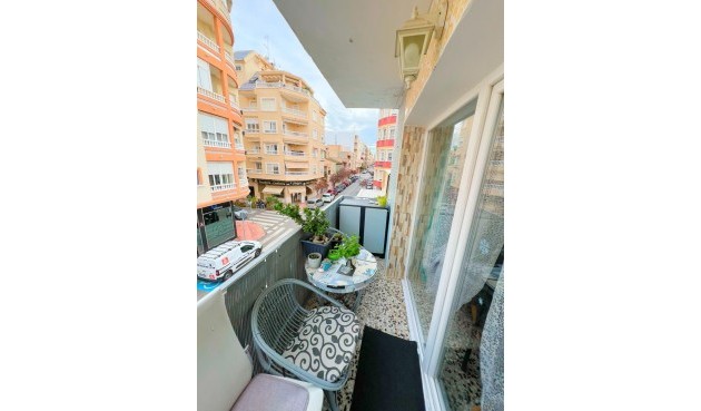 Återförsäljning - Apartment -
Torrevieja - Centro