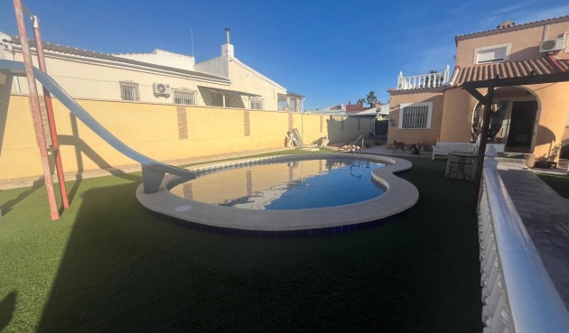 Resale - Villa -
Torrevieja - San Luis