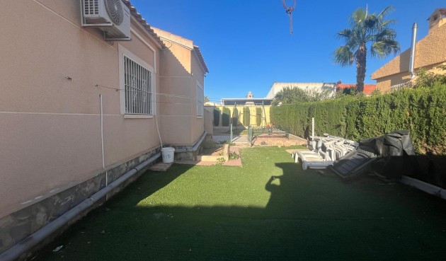 Resale - Villa -
Torrevieja - San Luis