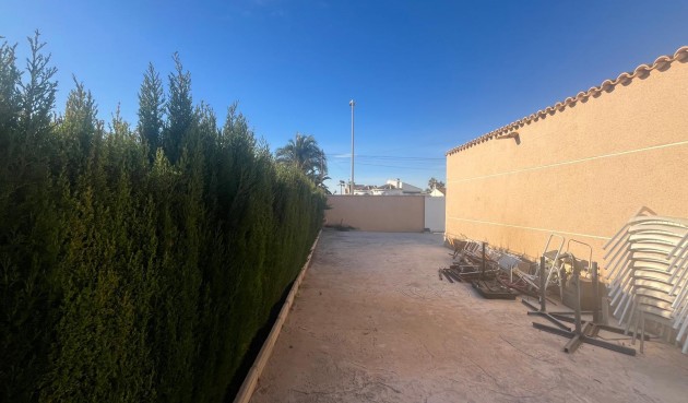 Resale - Villa -
Torrevieja - San Luis