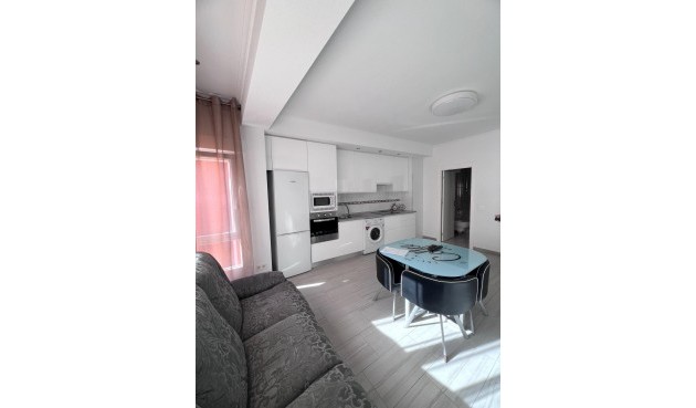 Resale - Apartment -
Torrevieja - Paseo Maritimo