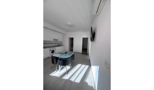 Resale - Apartment -
Torrevieja - Paseo Maritimo