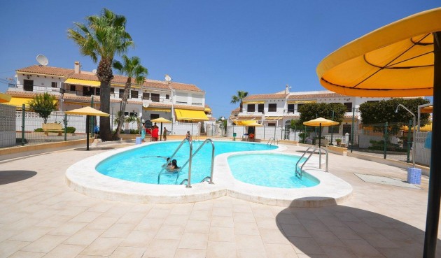 Resale - Bungalow -
Torrevieja - Torreblanca