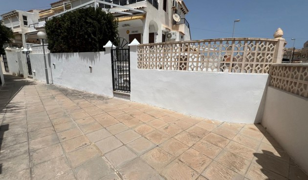 Resale - Bungalow -
Torrevieja - Torreblanca