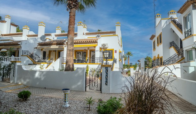 Brukt - Semi Detached -
Orihuela Costa - Costa Blanca