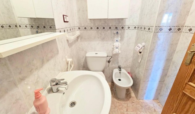 Resale - Apartment -
Torrevieja - Centro