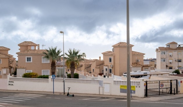 Återförsäljning - Duplex -
Torrevieja - Costa Blanca