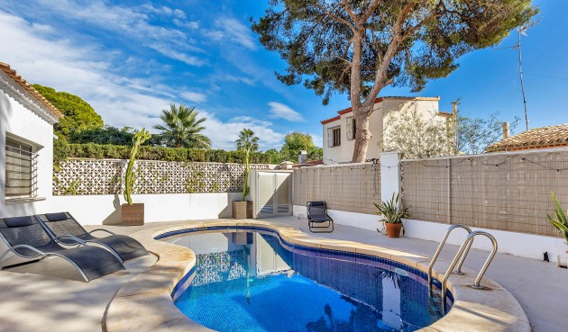 Resale - Villa -
Orihuela Costa - Costa Blanca