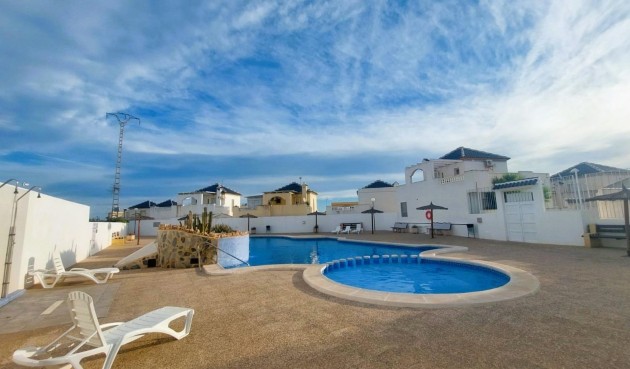 Återförsäljning - Villa -
Torrevieja - Costa Blanca