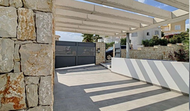 Resale - Villa -
Cumbre del Sol - Costa Blanca