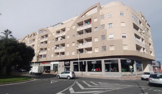 Återförsäljning - Apartment -
Torrevieja - CORTES VALENCIANAS