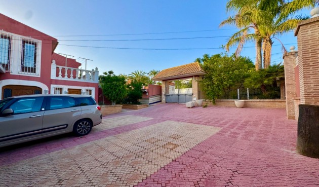 Resale - Villa -
Alfas del Pí - Costa Blanca