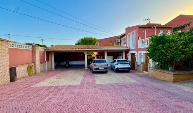 Resale - Villa -
Alfas del Pí - Costa Blanca