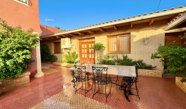 Resale - Villa -
Alfas del Pí - Costa Blanca