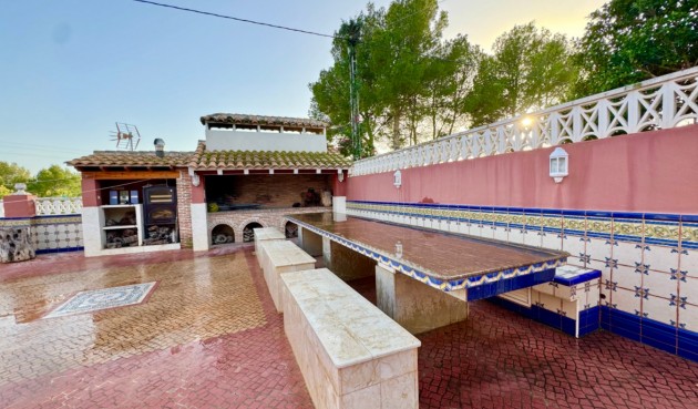 Resale - Villa -
Alfas del Pí - Costa Blanca