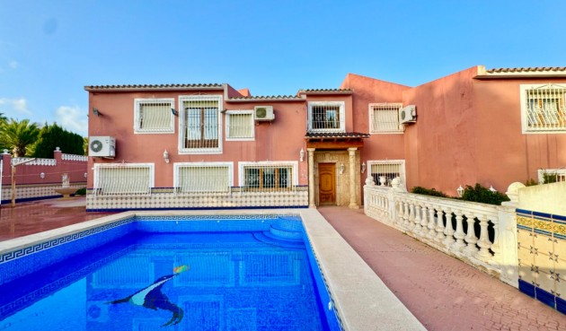 Resale - Villa -
Alfas del Pí - Costa Blanca