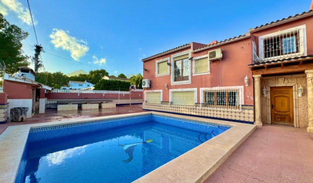 Resale - Villa -
Alfas del Pí - Costa Blanca