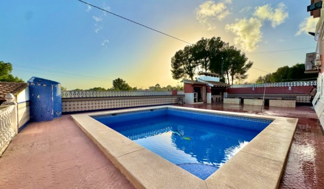 Resale - Villa -
Alfas del Pí - Costa Blanca