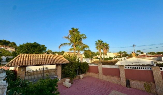 Resale - Villa -
Alfas del Pí - Costa Blanca