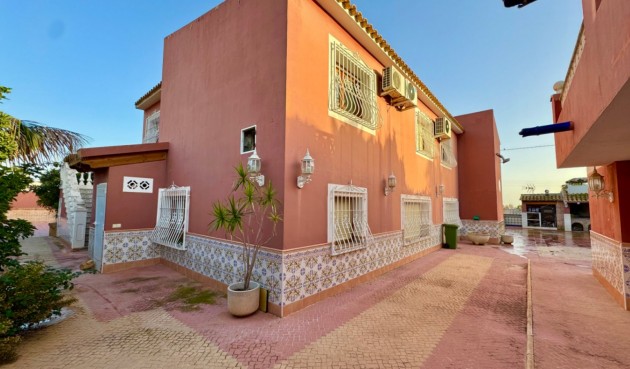 Resale - Villa -
Alfas del Pí - Costa Blanca