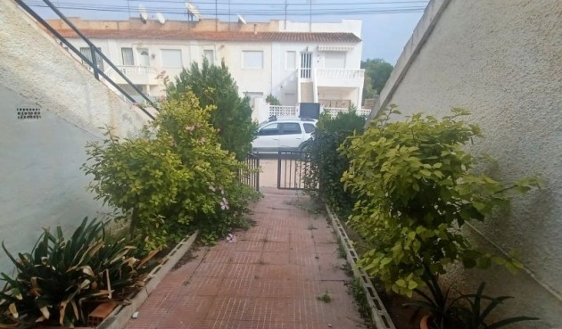 Resale - Bungalow -
Torrevieja - Costa Blanca