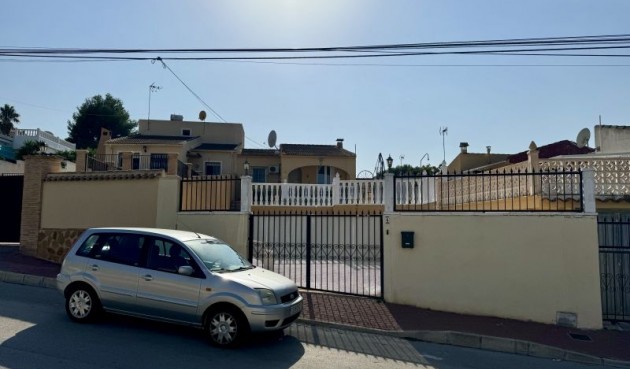 Resale - Villa -
Los Balcones - Costa Blanca