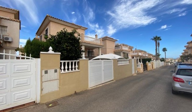 Resale - Villa -
Orihuela Costa - Costa Blanca