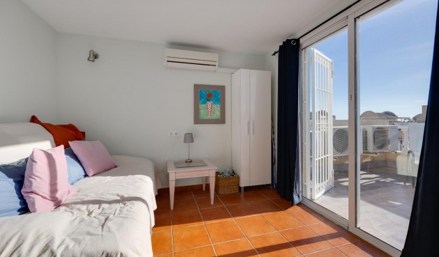 Resale - Town House -
Orihuela Costa - Playa Flamenca