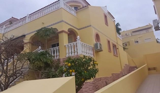 Resale - Town House -
Orihuela Costa - Costa Blanca