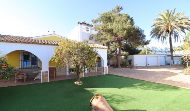 Resale - Villa -
Orihuela Costa - Costa Blanca