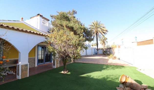 Resale - Villa -
Orihuela Costa - Costa Blanca